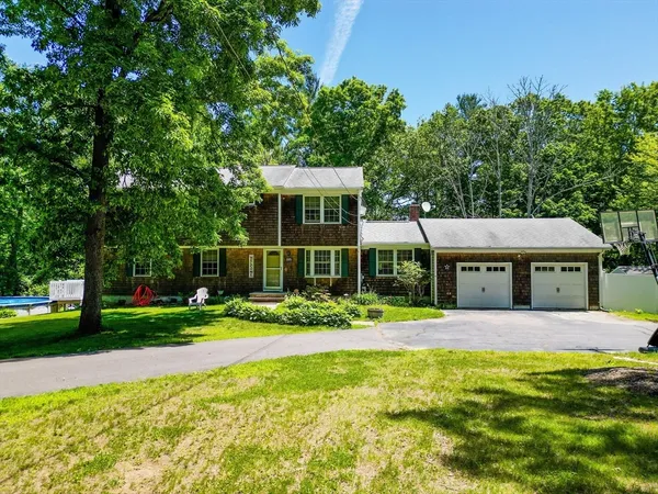 $750,000 | 121 Plain Street, Rehoboth, MA 02769