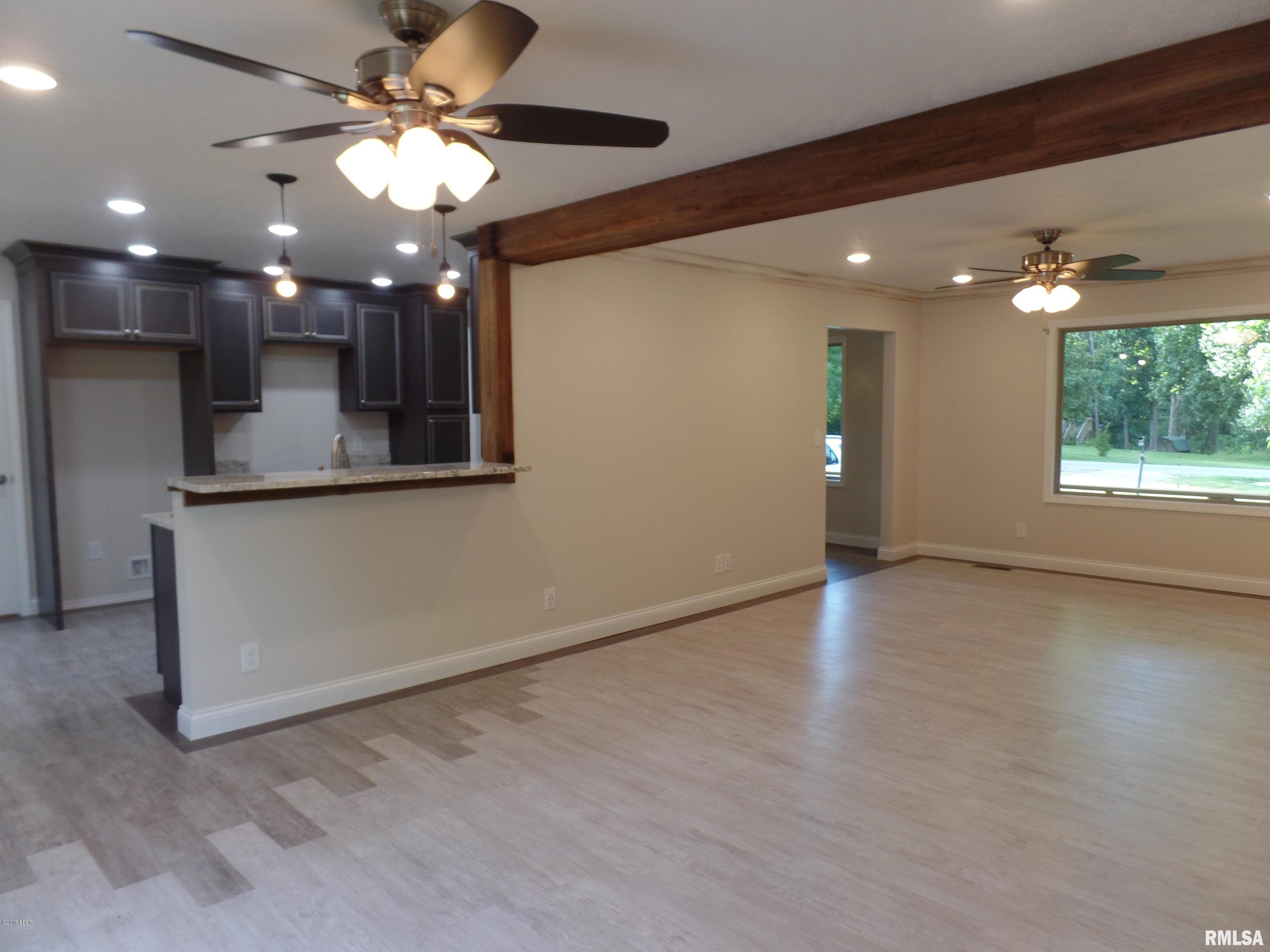 295 Woodlake Road Eldorado, IL 62930 - Photo 11 of 27 Gallery Image 11