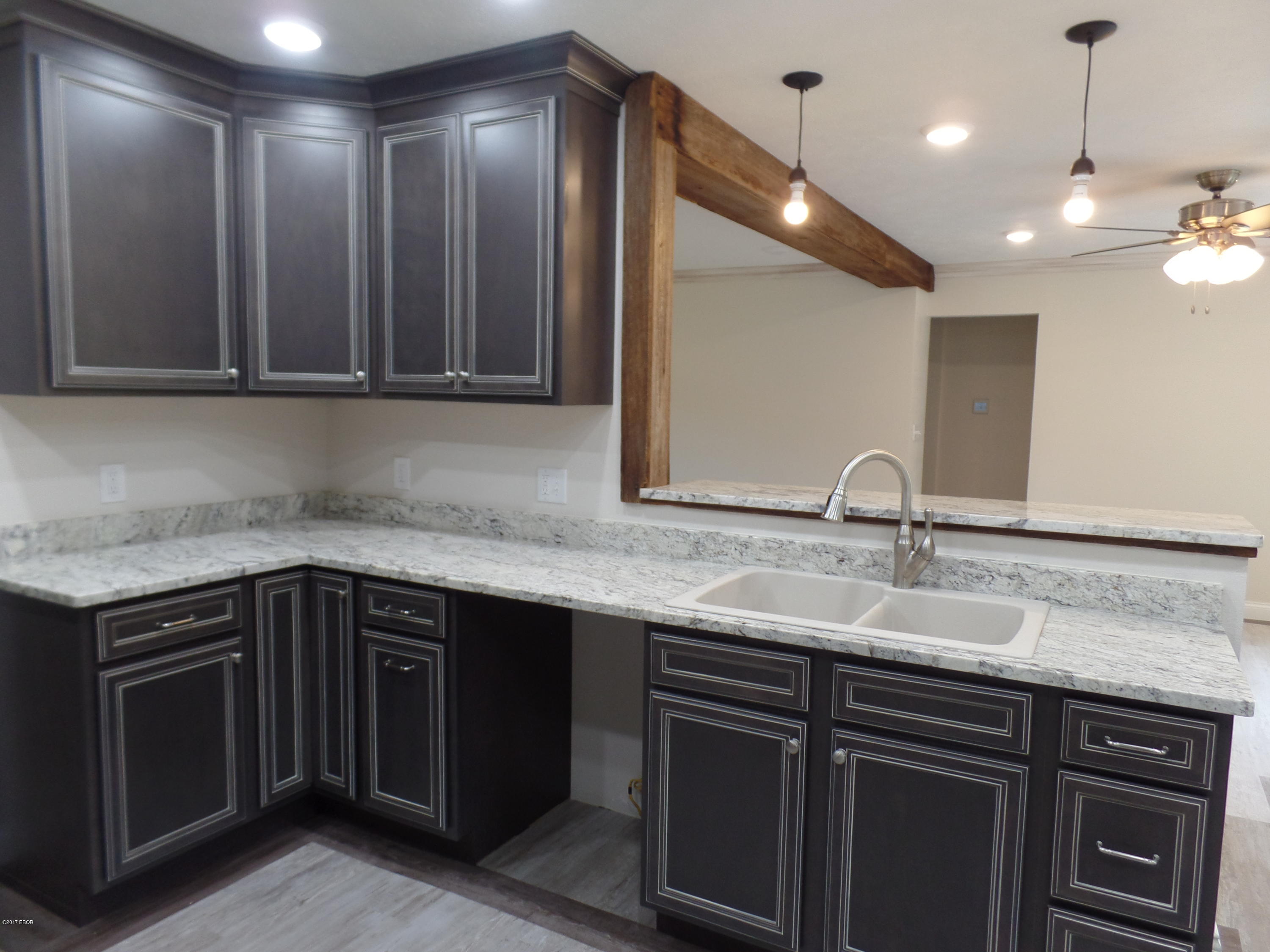 295 Woodlake Road Eldorado, IL 62930 - Photo 15 of 27 Gallery Image 15