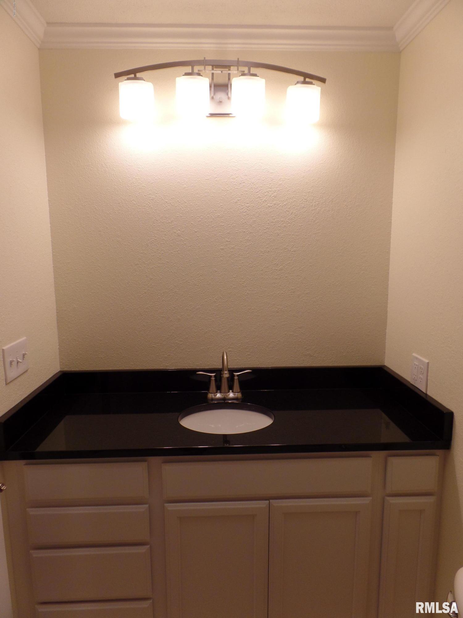 295 Woodlake Road Eldorado, IL 62930 - Photo 19 of 27 Gallery Image 19