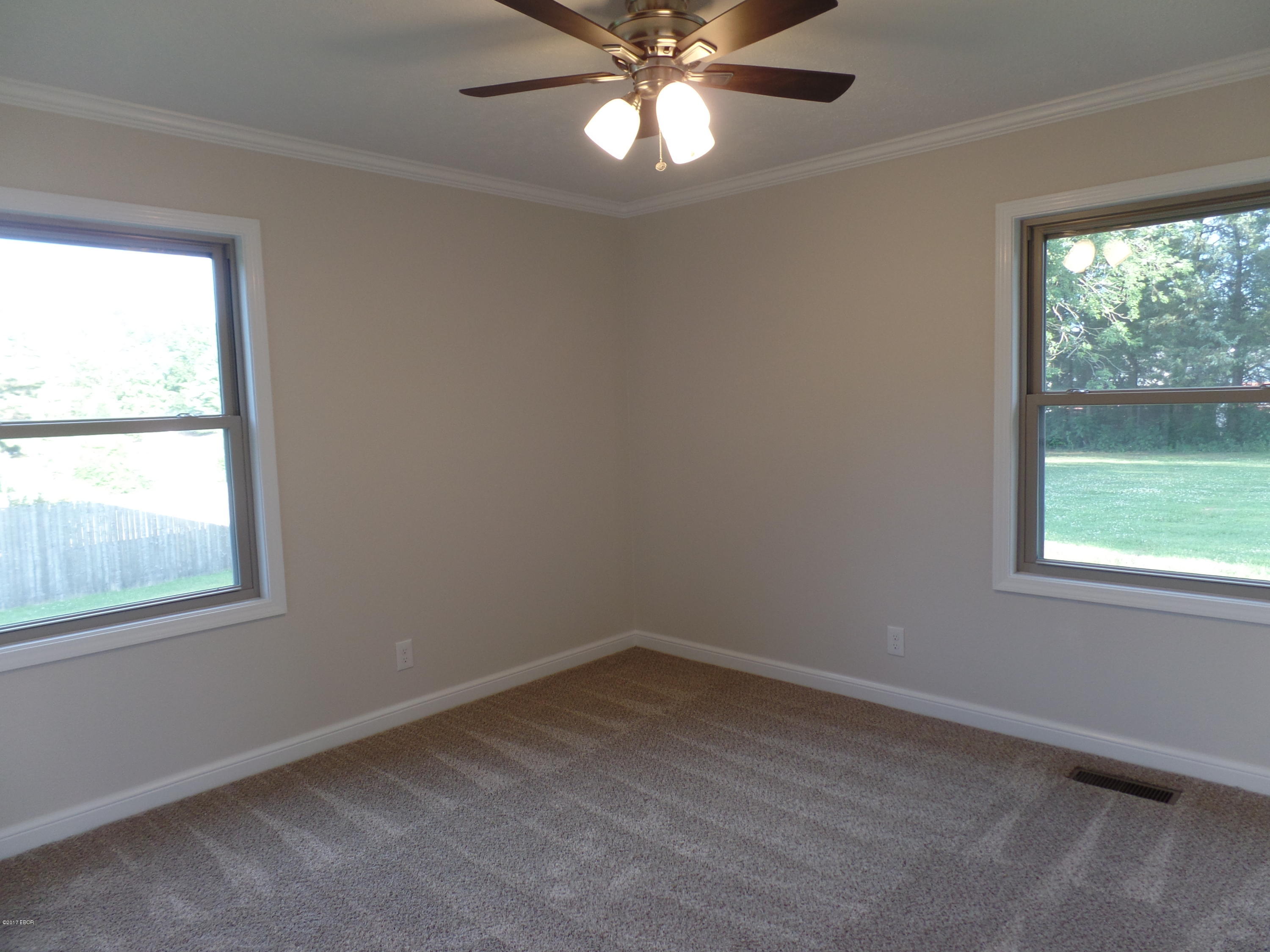 295 Woodlake Road Eldorado, IL 62930 - Photo 22 of 27 Gallery Image 22