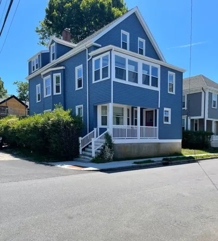 $3,100 | 41 Merton Road, Unit 2, Newport, RI 02840