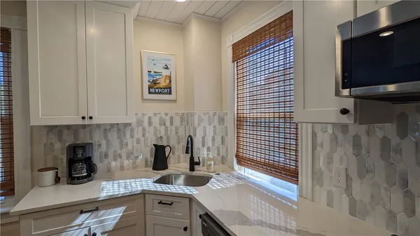 $3,100 | 41 Merton Road, Unit 2, Newport, RI 02840