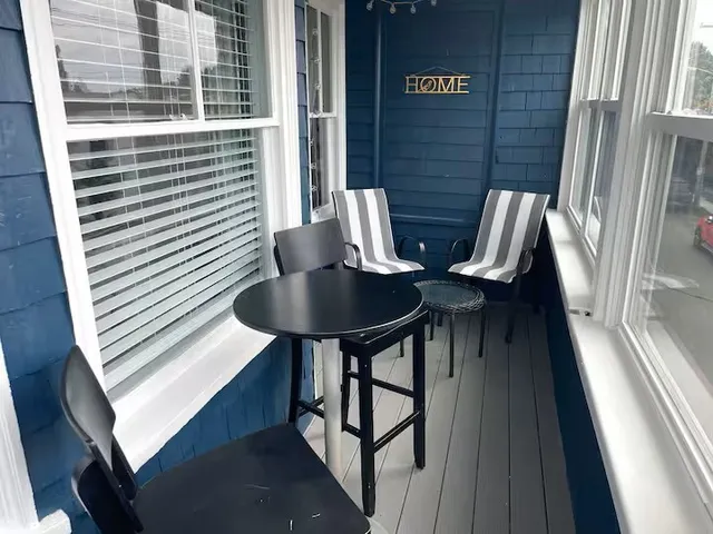 $3,100 | 41 Merton Road, Unit 2, Newport, RI 02840