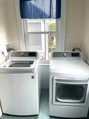 $3,100 | 41 Merton Road, Unit 2, Newport, RI 02840