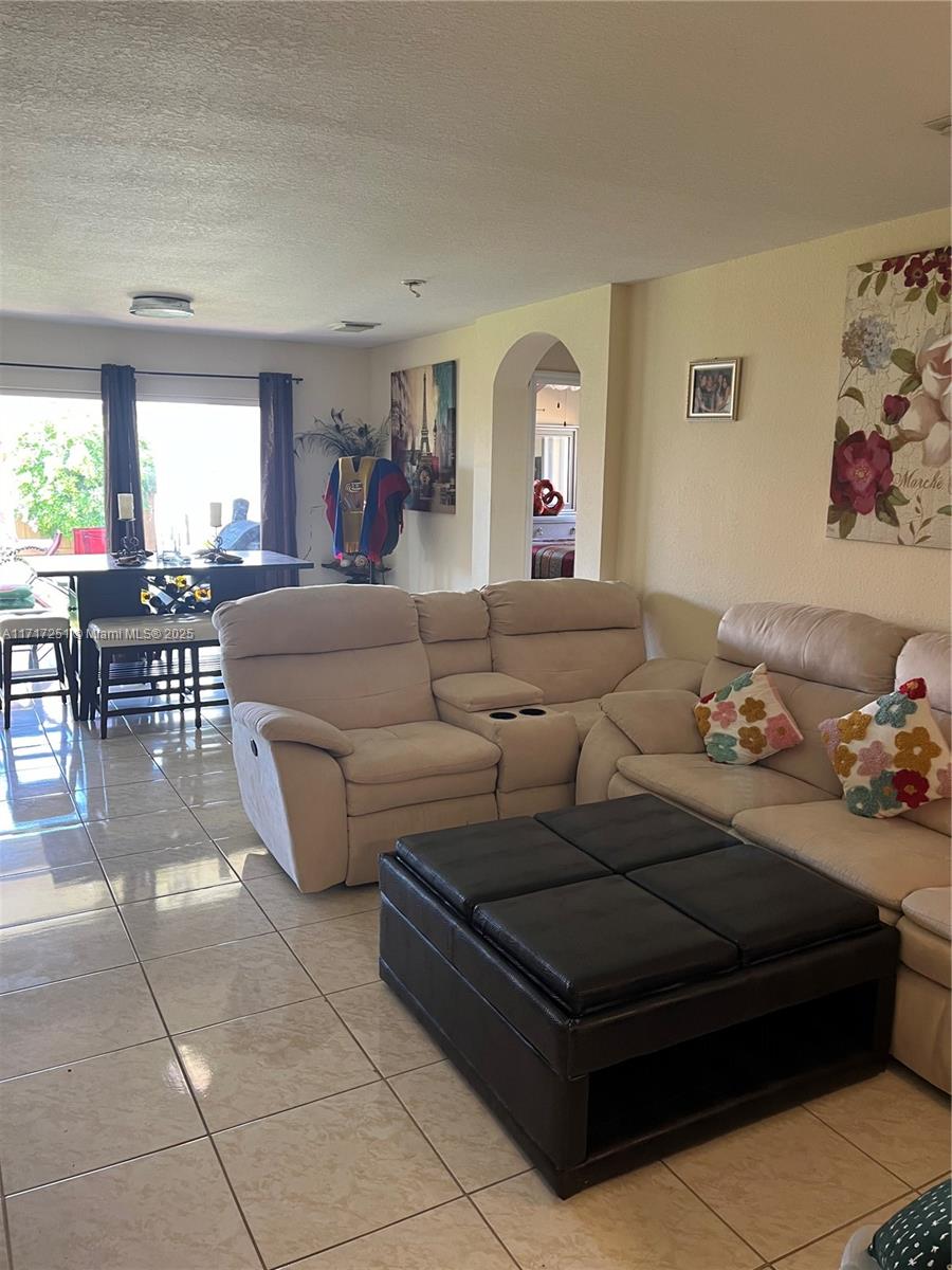 28344 Southwest 133rd Avenue Homestead, FL 33033 - Photo 3 of 16 Gallery Image 3
