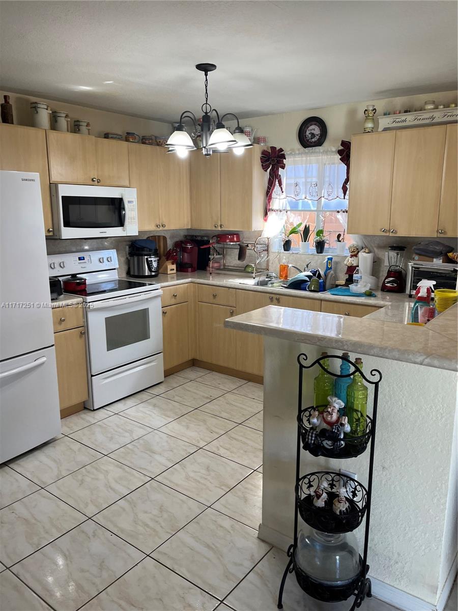 28344 Southwest 133rd Avenue Homestead, FL 33033 - Photo 8 of 16 Gallery Image 8