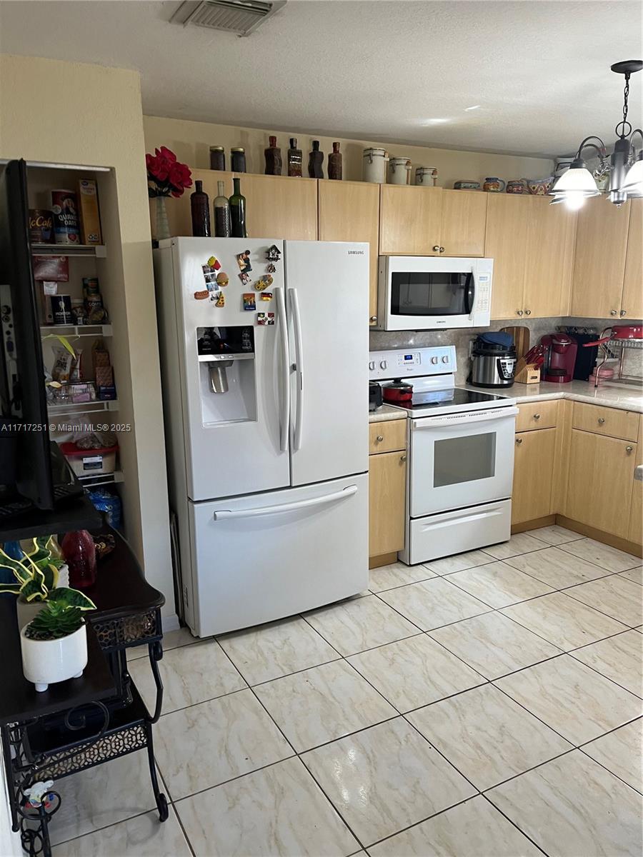 28344 Southwest 133rd Avenue Homestead, FL 33033 - Photo 9 of 16 Gallery Image 9