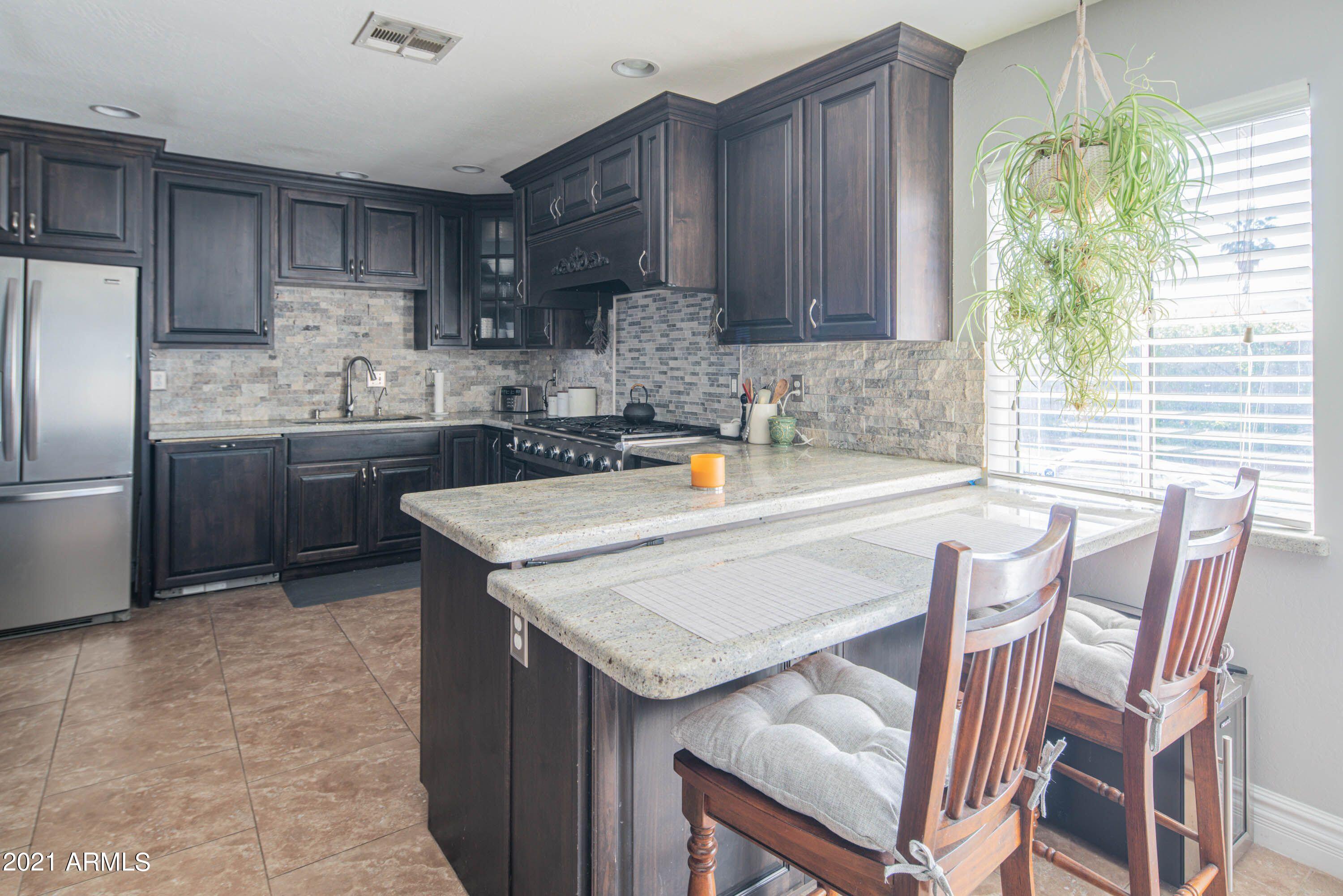 1537 West Escuda Road Phoenix, AZ 85027 - Photo 16 of 37 esc kitchen bar