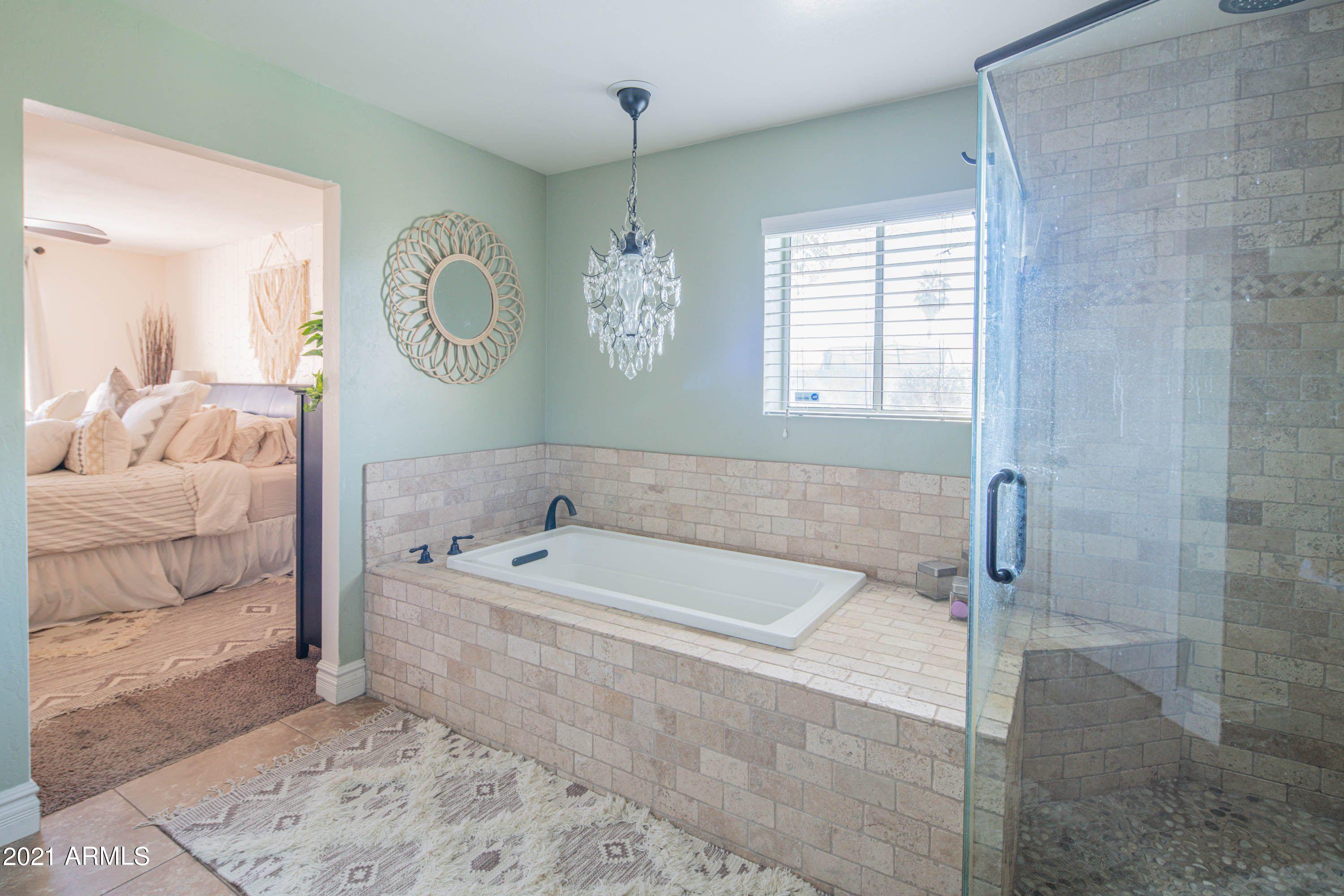1537 West Escuda Road Phoenix, AZ 85027 - Photo 21 of 37 esc master bath 2