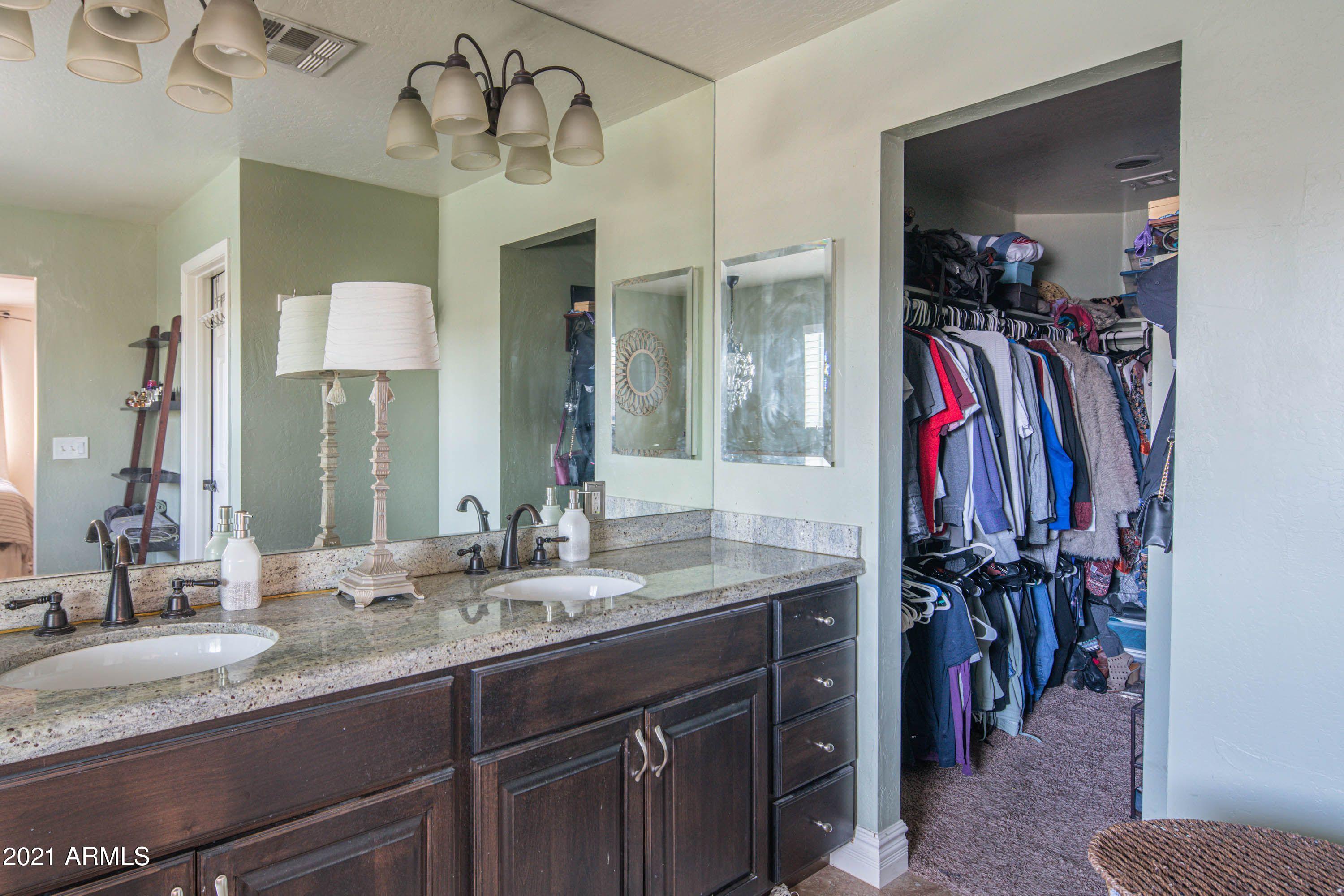 1537 West Escuda Road Phoenix, AZ 85027 - Photo 22 of 37 esc master vanity