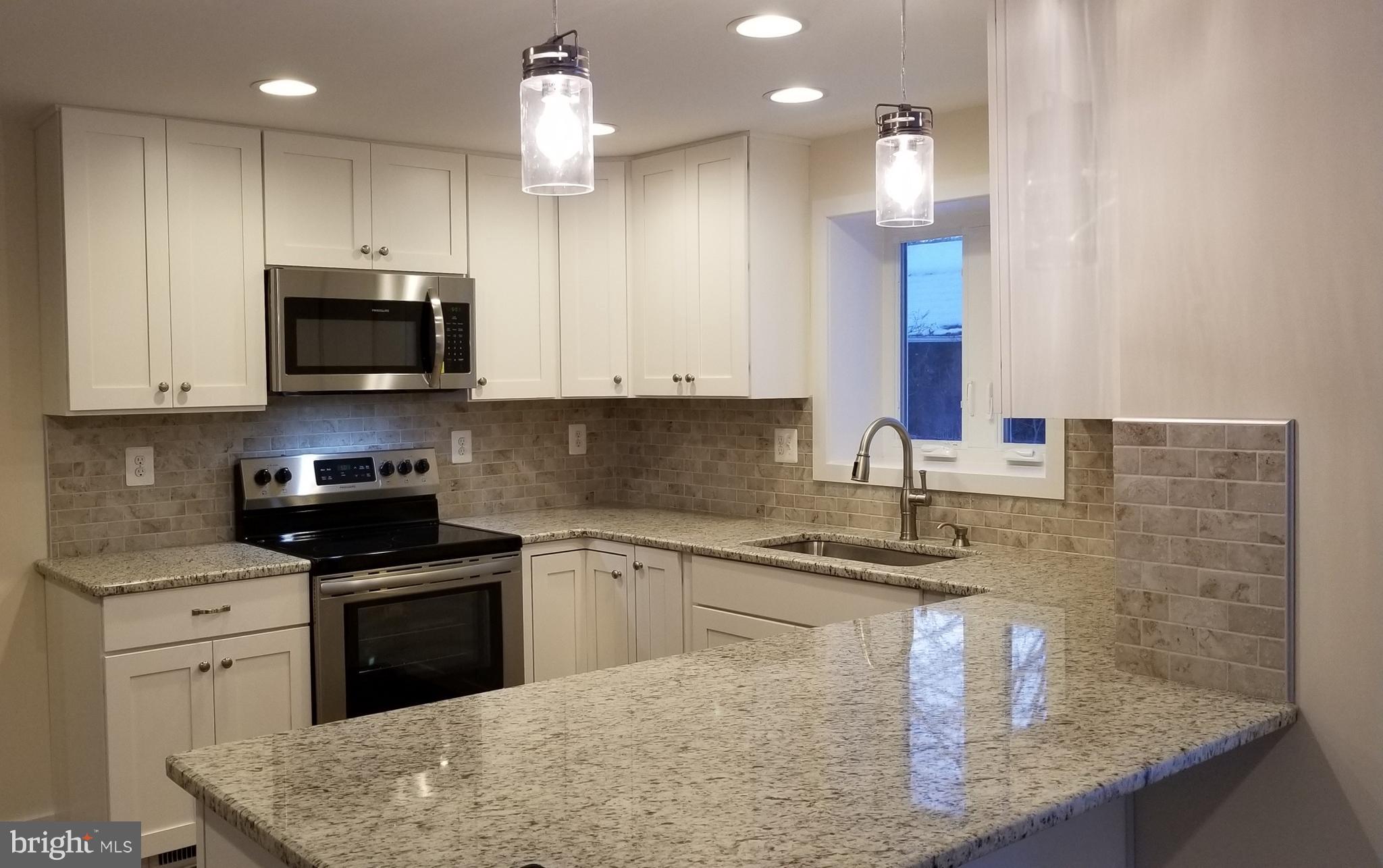 7821 Rocky Springs Road Frederick, MD 21702 - Photo 6 of 30 Upgraded kitchen