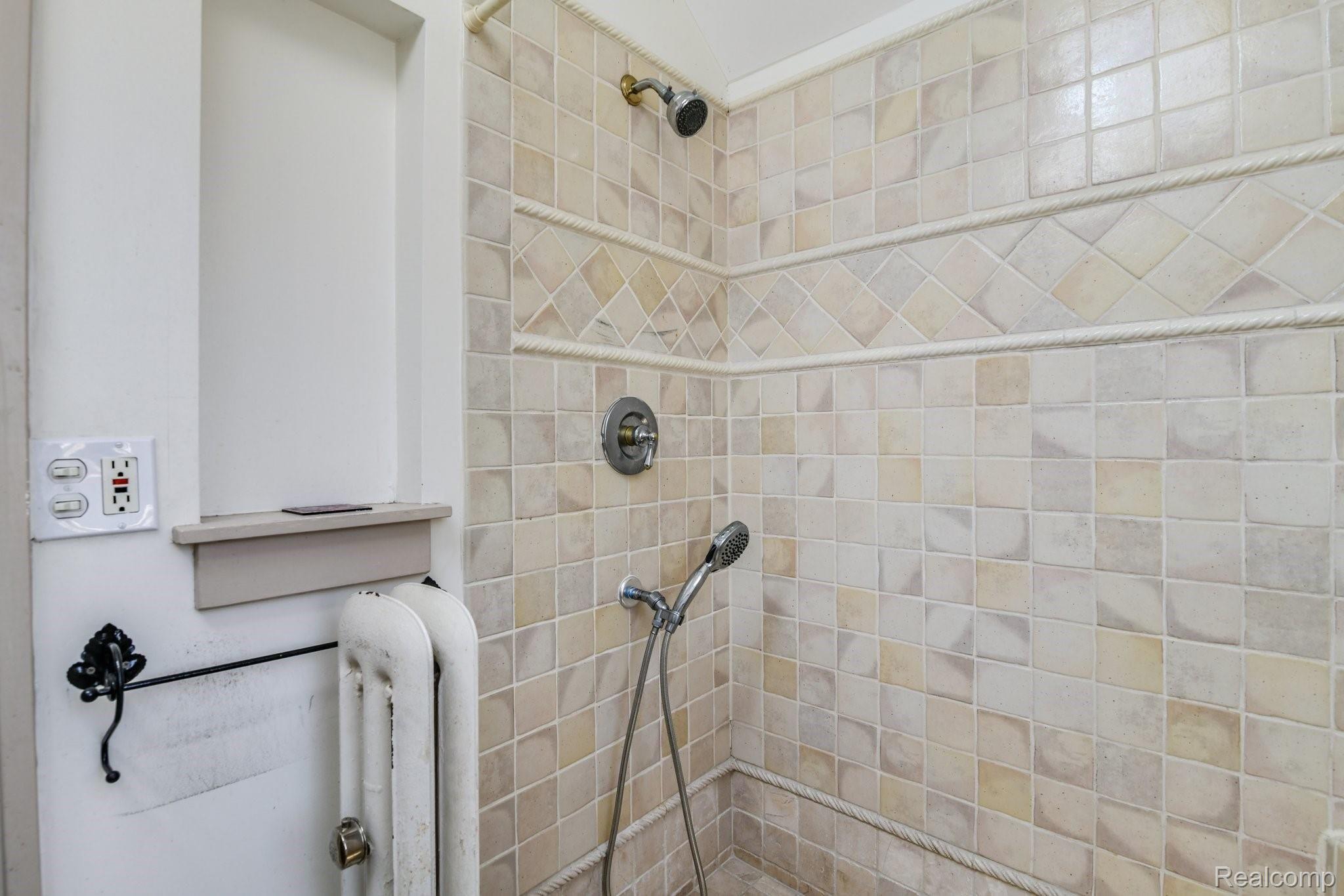 1122 Bishop Road Grosse Pointe, MI 48230 - Photo 31 of 44 Tiled shower...