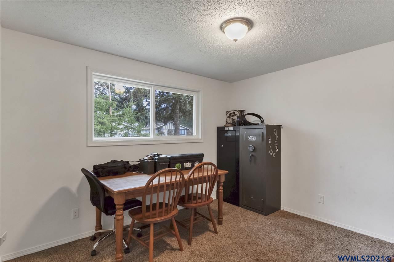 45946 River Loop Lyons, OR 97358 - Photo 11 of 20 Gallery Image 11