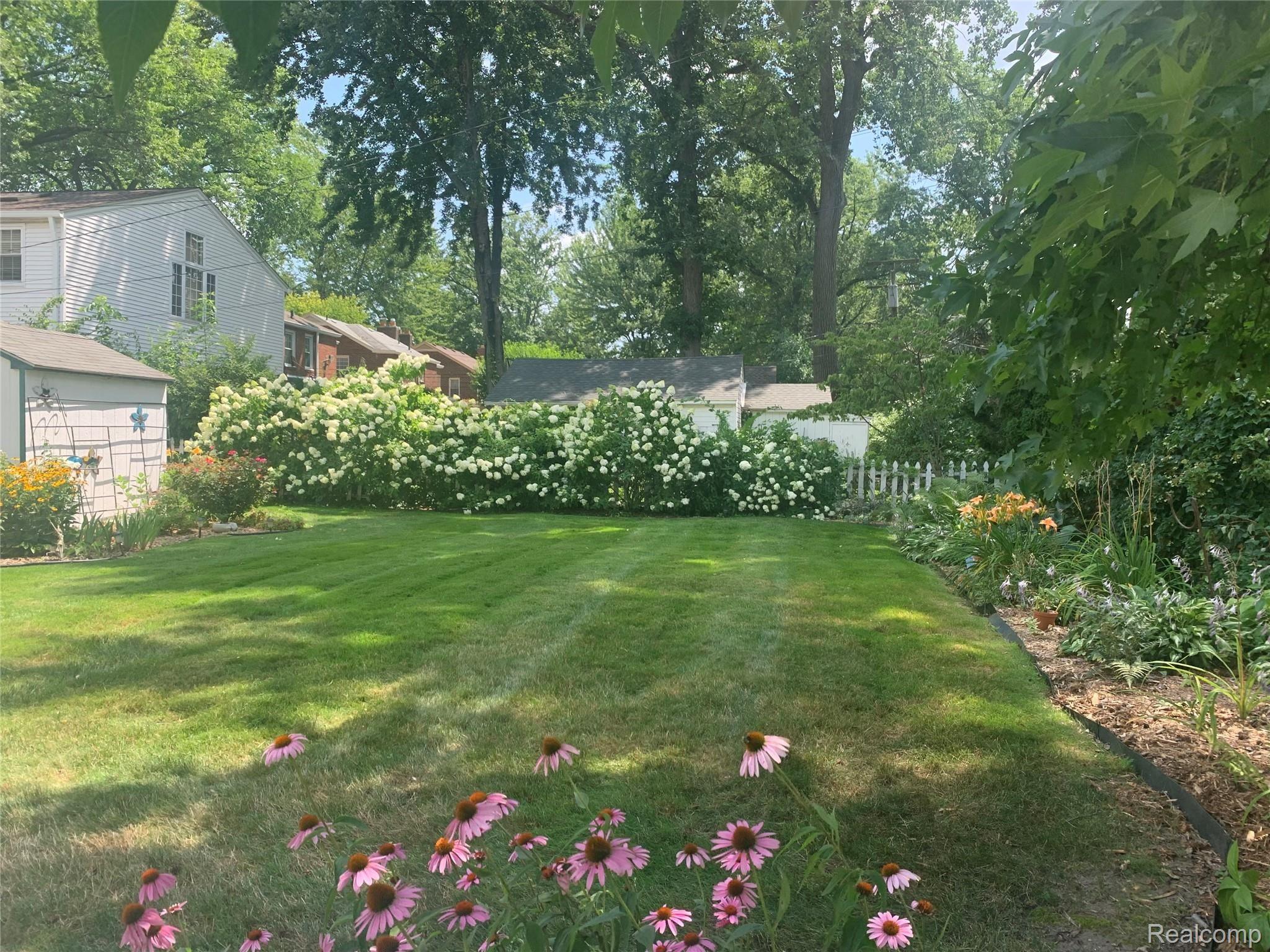 1901 Broadstone Road Grosse Pointe, MI 48236 - Photo 22 of 22 IMG_1711.JPG