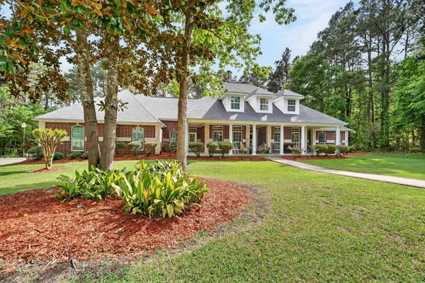 $650,000 | 341 Billy Clark Road, Huntington, TX 75949