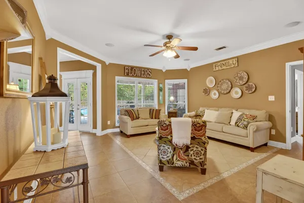 $650,000 | 341 Billy Clark Road, Huntington, TX 75949