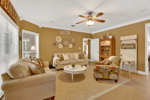 $650,000 | 341 Billy Clark Road, Huntington, TX 75949