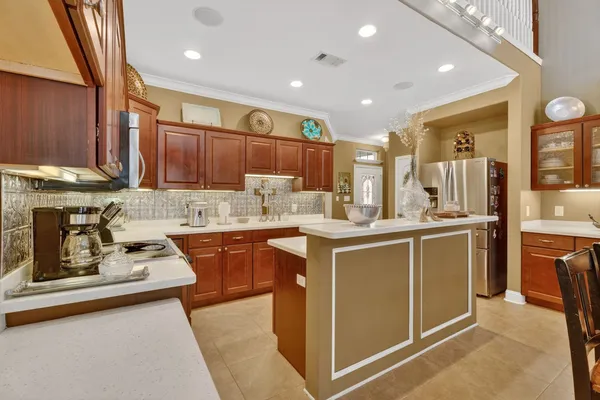 $650,000 | 341 Billy Clark Road, Huntington, TX 75949