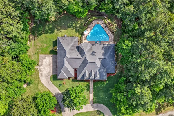 $650,000 | 341 Billy Clark Road, Huntington, TX 75949