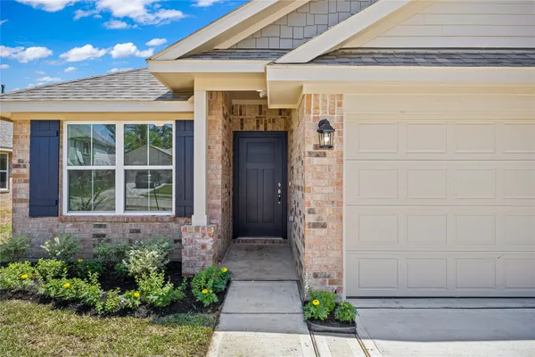$240,900 | 20048 Swinley Forest Drive, Cleveland, TX 77327