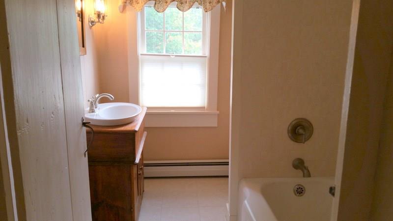 611 River Road Arundel, ME 04046 - Photo 16 of 35 Second Floor Full Bathroom