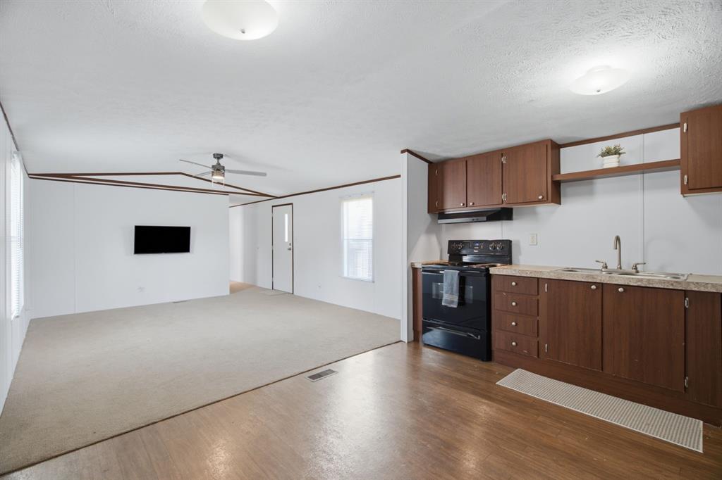 1684 Gale Drive Azle, TX 76020 - Photo 9 of 29