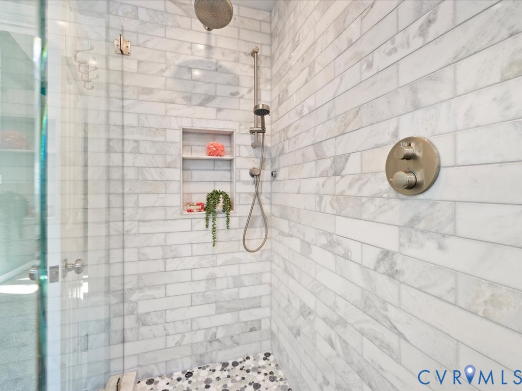 15016 Walnut Bend Road Midlothian, VA 23112 - Photo 24 of 50 Primary Bathroom