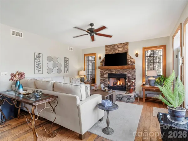 $375,000 | 61 Creekside Way, Unit G101, Burnsville, NC 28714