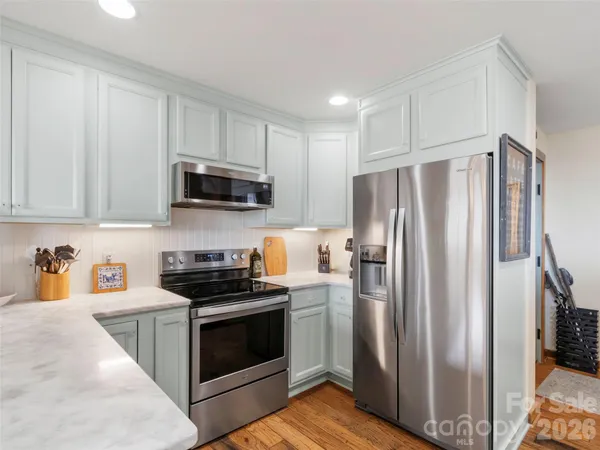 $375,000 | 61 Creekside Way, Unit G101, Burnsville, NC 28714