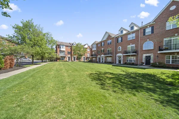$359,900 | 67 Highland Pointe Circle, Columbus, OH 43235