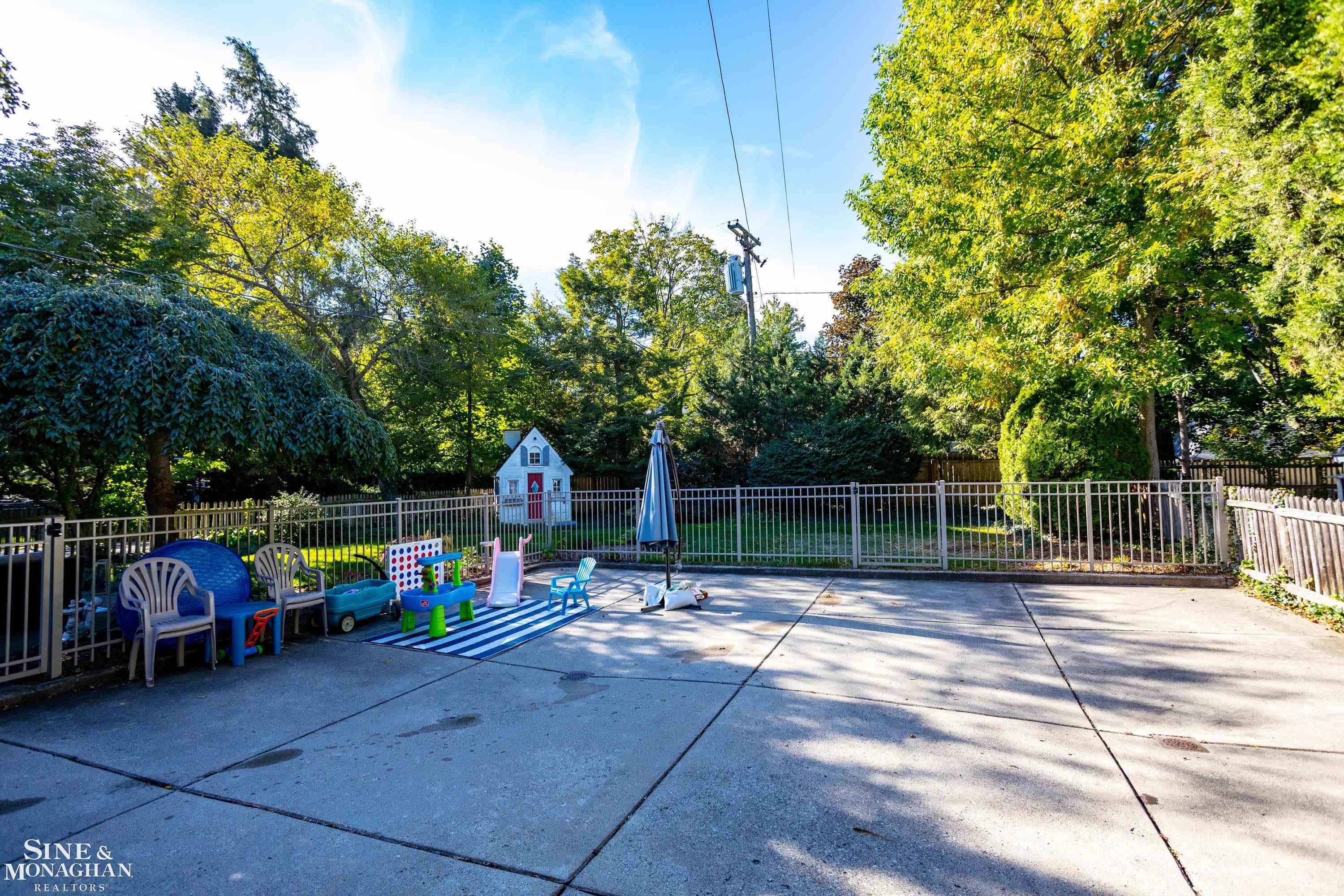 225 Merriweather Road Grosse Pointe, MI 48236 - Photo 50 of 55 50095320-49.JPG