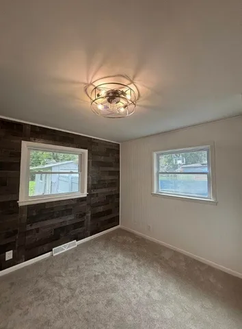 $319,900 | 421 Lake Avenue, Crystal Lake, IL 60014