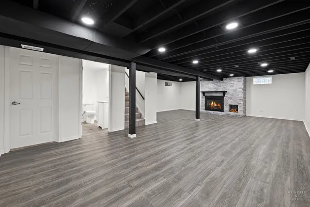 $319,900 | 421 Lake Avenue, Crystal Lake, IL 60014