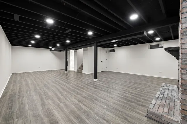 $319,900 | 421 Lake Avenue, Crystal Lake, IL 60014