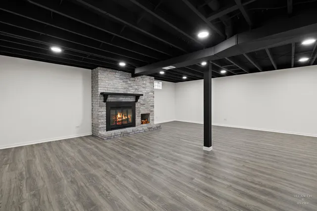 $319,900 | 421 Lake Avenue, Crystal Lake, IL 60014