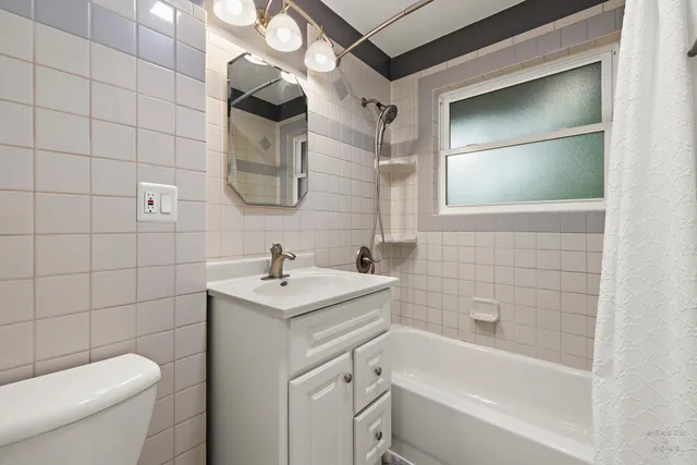 $319,900 | 421 Lake Avenue, Crystal Lake, IL 60014