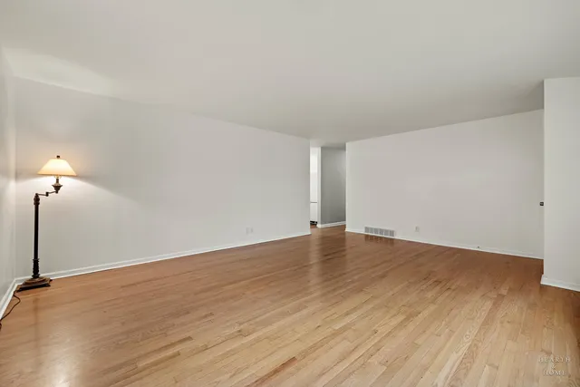 $319,900 | 421 Lake Avenue, Crystal Lake, IL 60014