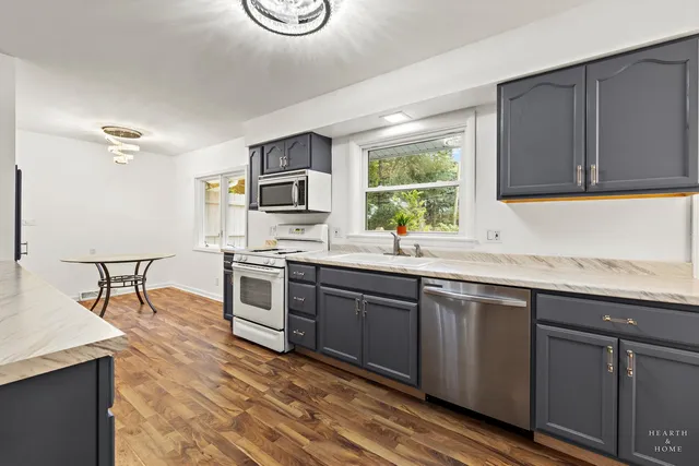 $319,900 | 421 Lake Avenue, Crystal Lake, IL 60014