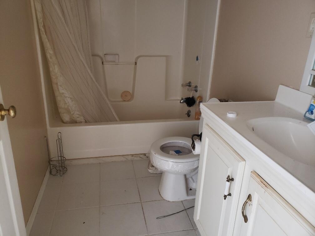 65 Middle Valley Road Hardy, VA 24101 - Photo 13 of 13 a bathroom with a sink a toilet and a bathtub