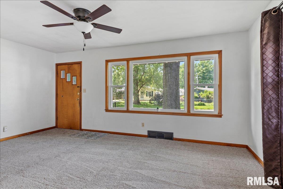 50 Midland Court Springfield, IL 62702 - Photo 4 of 25
