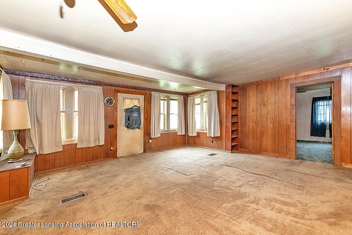2841 Webster Road Lansing, MI 48906 - Photo 3 of 15 03