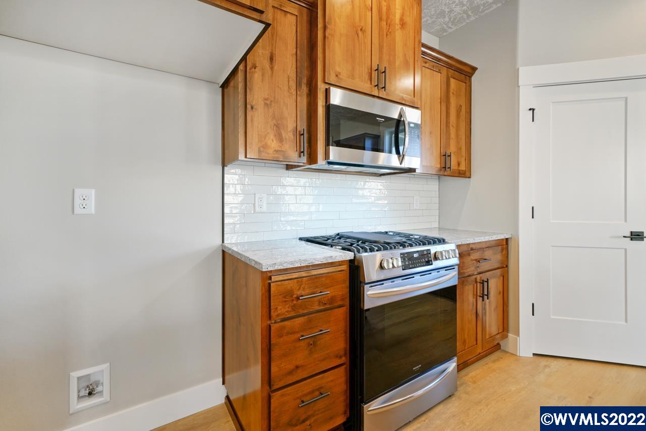 1675 Southwest Ellis Street Dallas, OR 97338 - Photo 20 of 33 Gallery Image 20