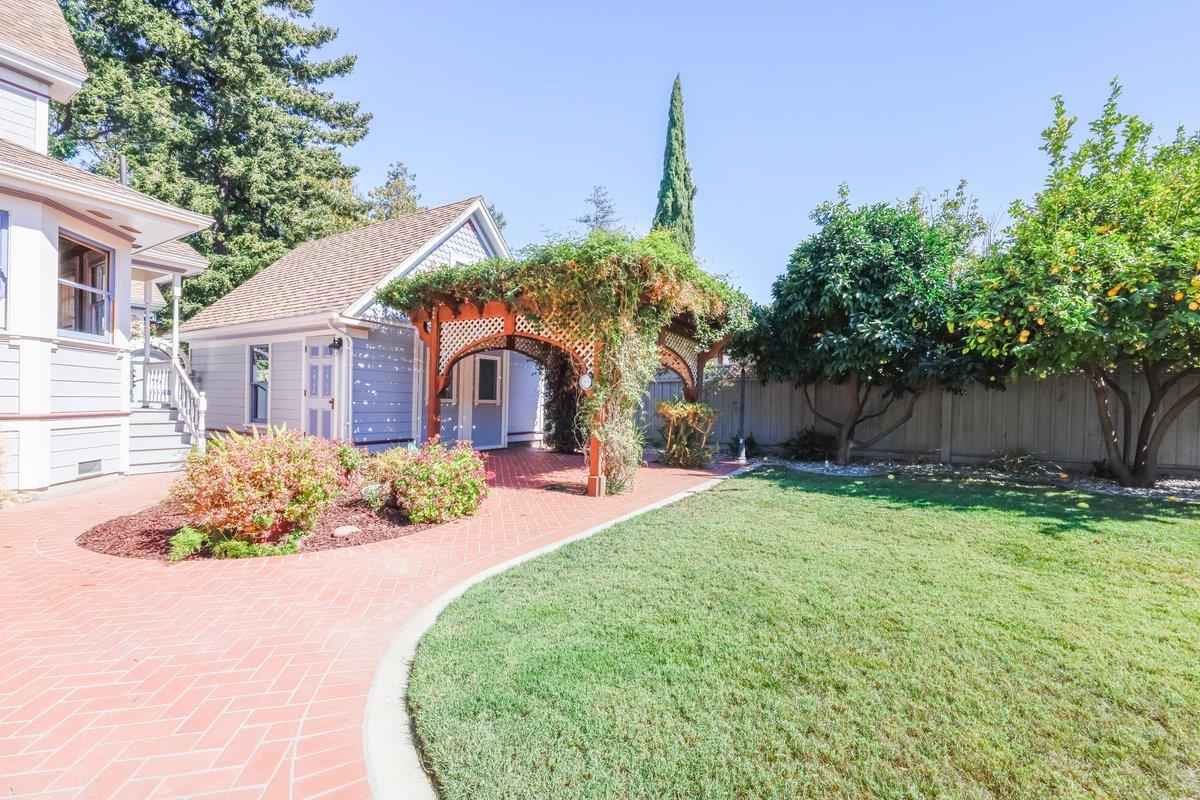 1167 Settle Avenue San Jose, CA 95125 - Photo 22 of 35 a front view of a house with garden