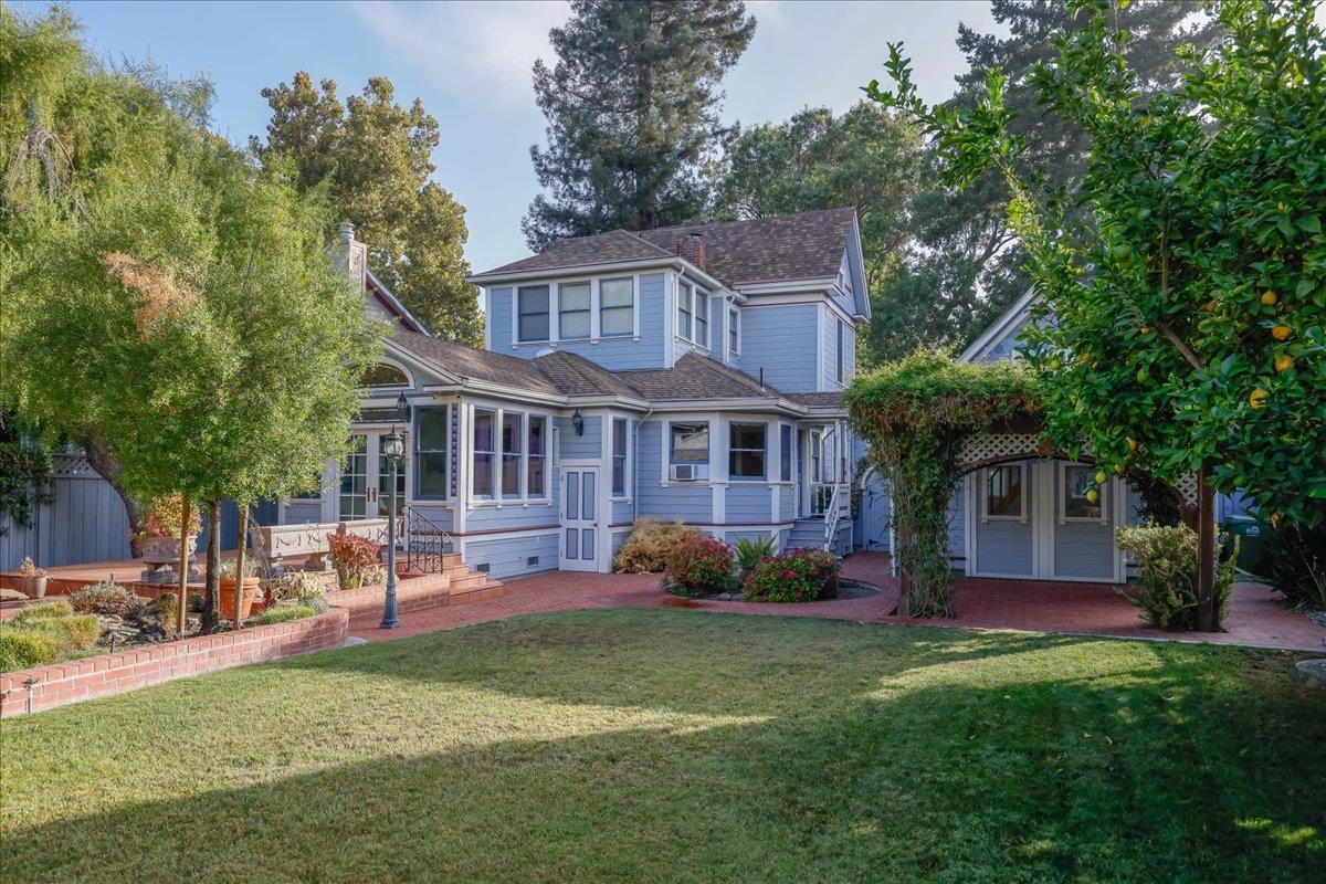 1167 Settle Avenue San Jose, CA 95125 - Photo 23 of 35 a front view of a house with garden