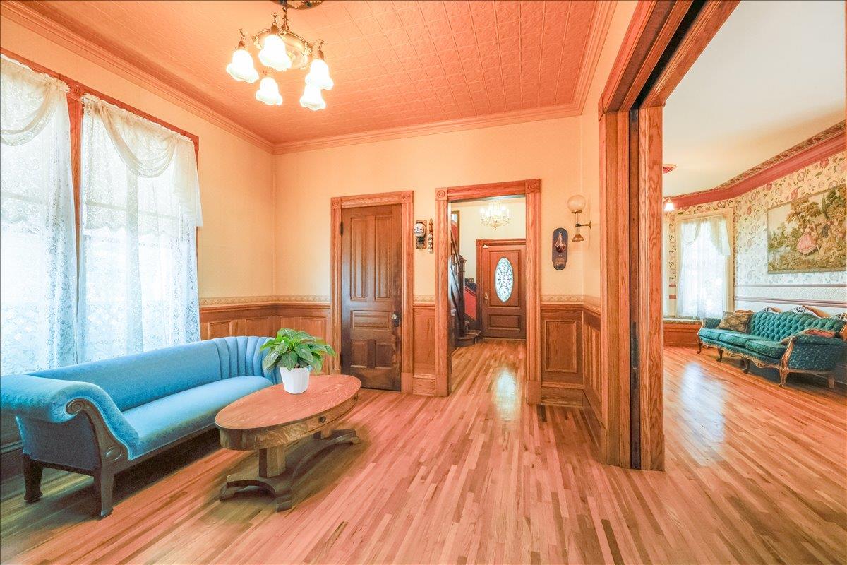 1167 Settle Avenue San Jose, CA 95125 - Photo 8 of 35 a living room with furniture and a wooden floor