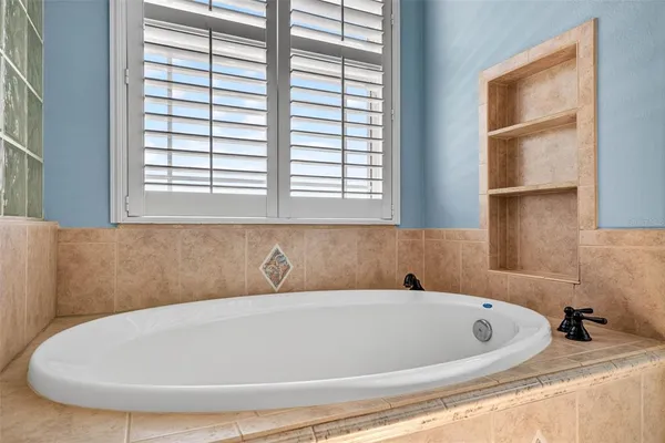 $679,000 | 821 Blue Heron Boulevard, Ruskin, FL 33570