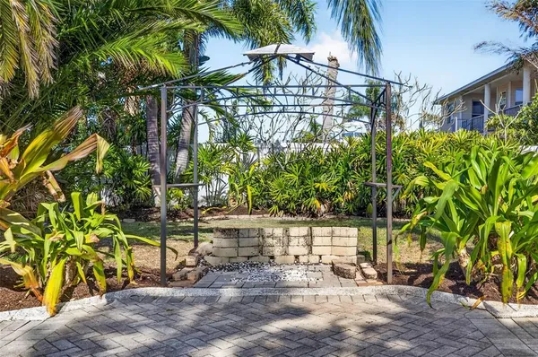 $679,000 | 821 Blue Heron Boulevard, Ruskin, FL 33570