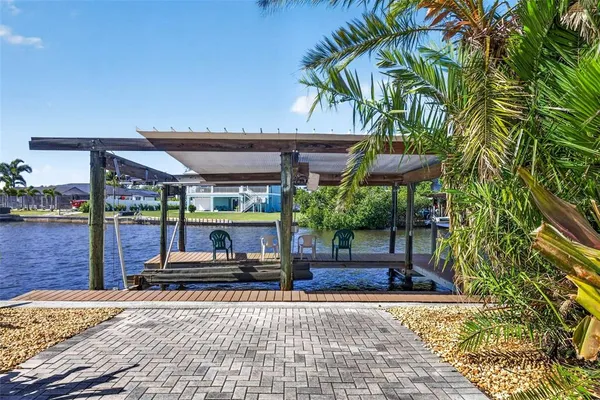 $679,000 | 821 Blue Heron Boulevard, Ruskin, FL 33570