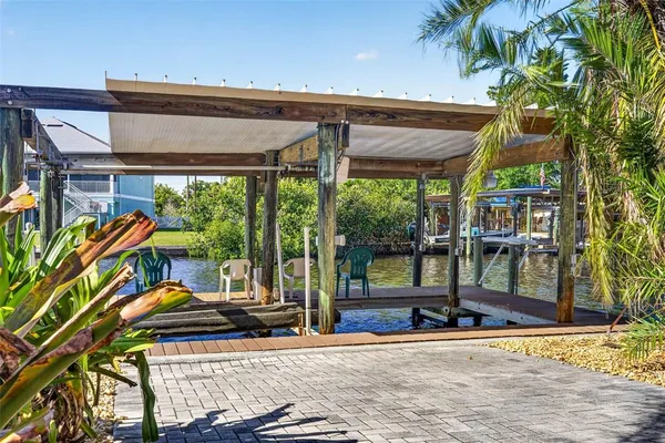 $679,000 | 821 Blue Heron Boulevard, Ruskin, FL 33570